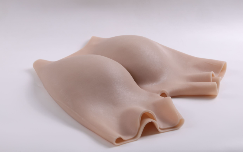 Brieney open-crotch shorts fake buttocks, hip enlargement artifact